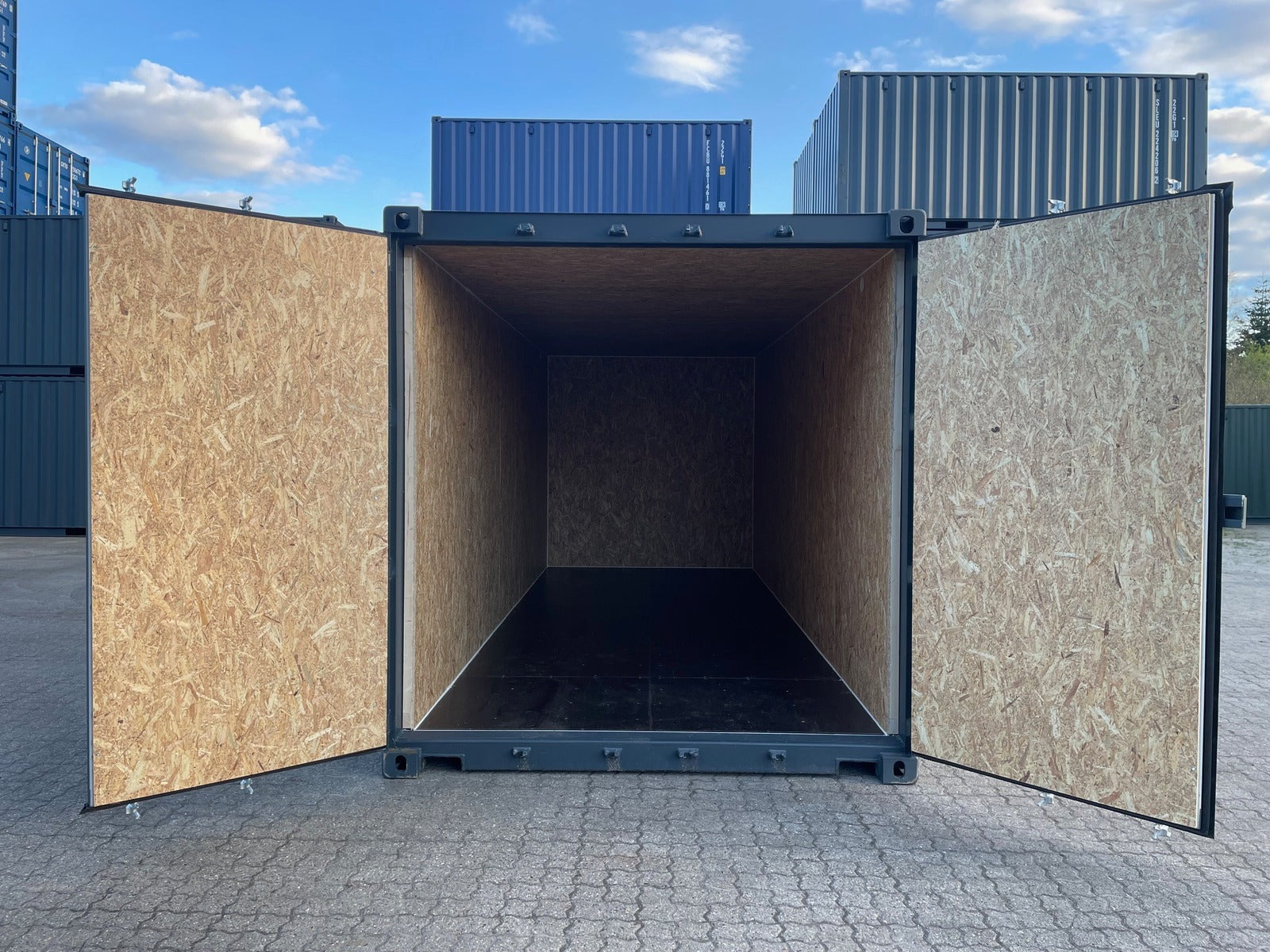 632309660_907848525540477_7760701669338811939_nTESLA